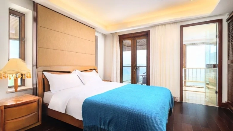 Half Mountain Peninsula Central Sea View Boulevard - View 3