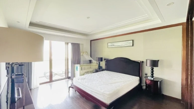 Zhongxin Banda Yundi - View 3