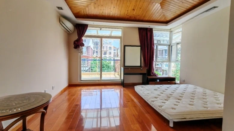 Yiqing Garden - View 2