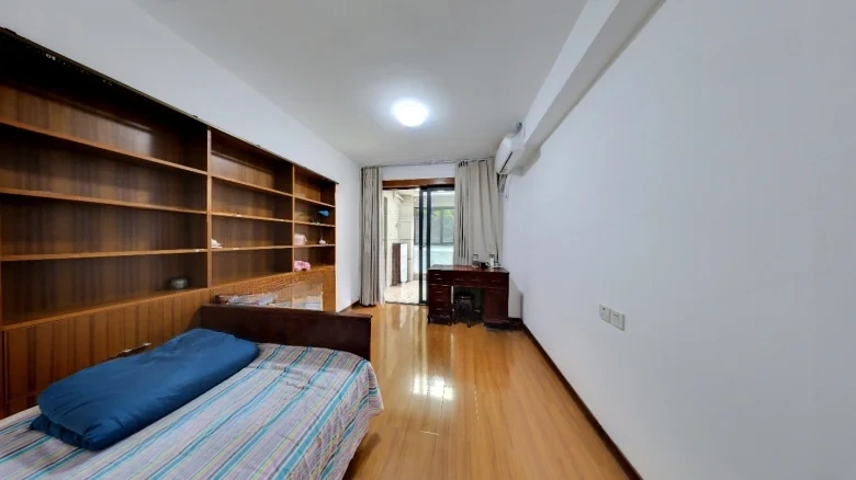 White Gold Coast - View 3