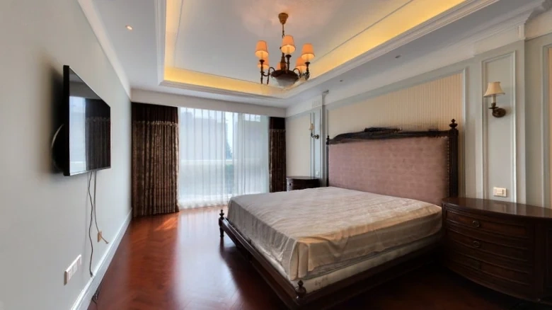 Hendrick New Heaven and Earth - View 4