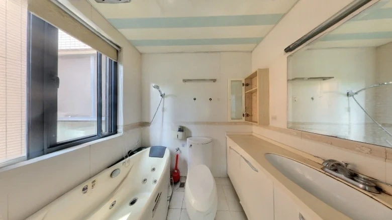 Riverfront Golden Home Garden - View 10