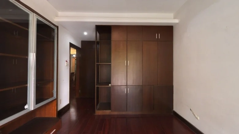 Riverfront Golden Home Garden - View 4