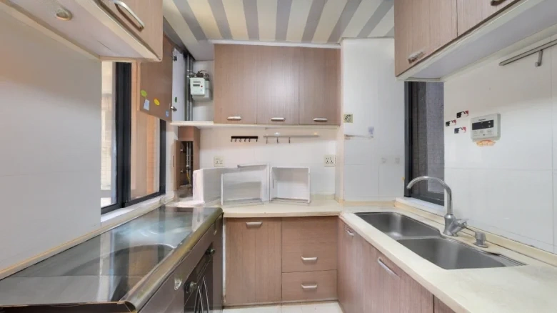 Riverfront Golden Home Garden - View 9