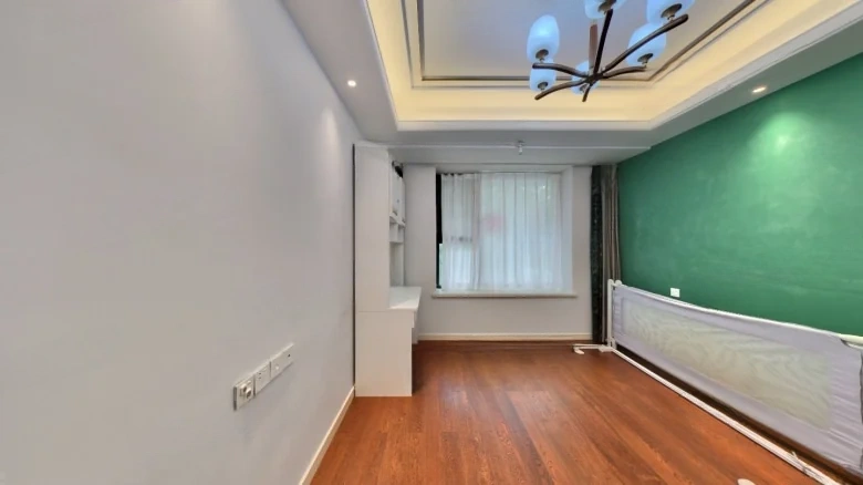 Lakeside Crystal Purity - View 2