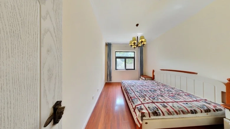 Bao Li Hai Shang Luo Lan - View 2