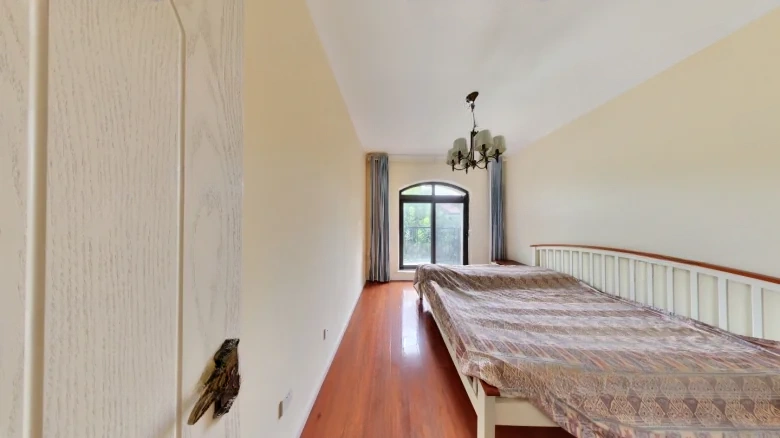 Bao Li Hai Shang Luo Lan - View 4