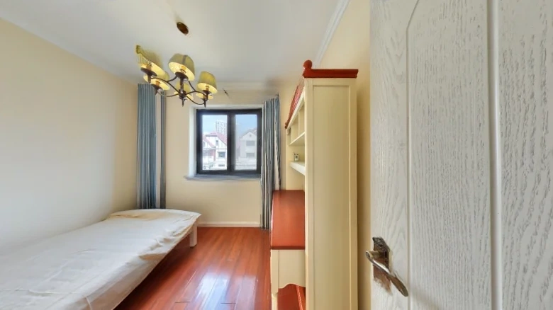 Bao Li Hai Shang Luo Lan - View 5