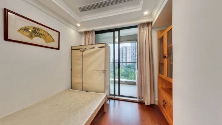 Sky City Mansion - View 7