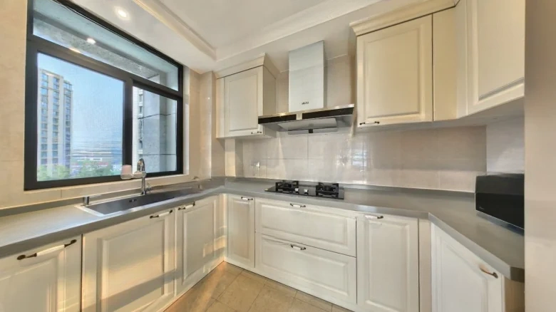 Sky City Mansion - View 10