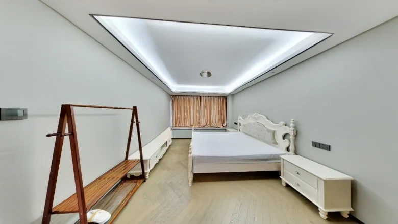 Cloud Green Golden Ripple Mansion - View 3