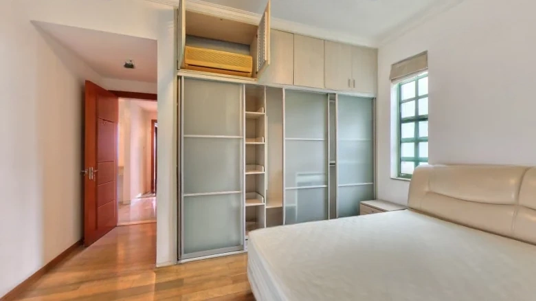 White Cloud Castle Luxury Garden - View 2