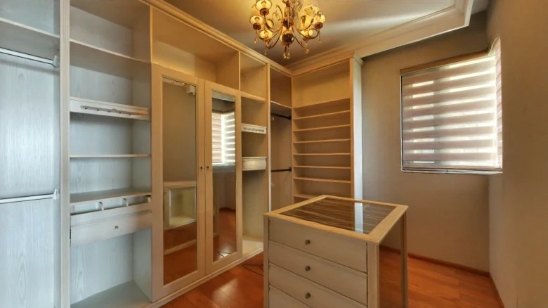 Scents Lake Garden - View 5