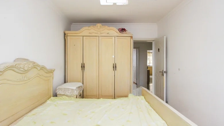 Linyi Tower - View 3