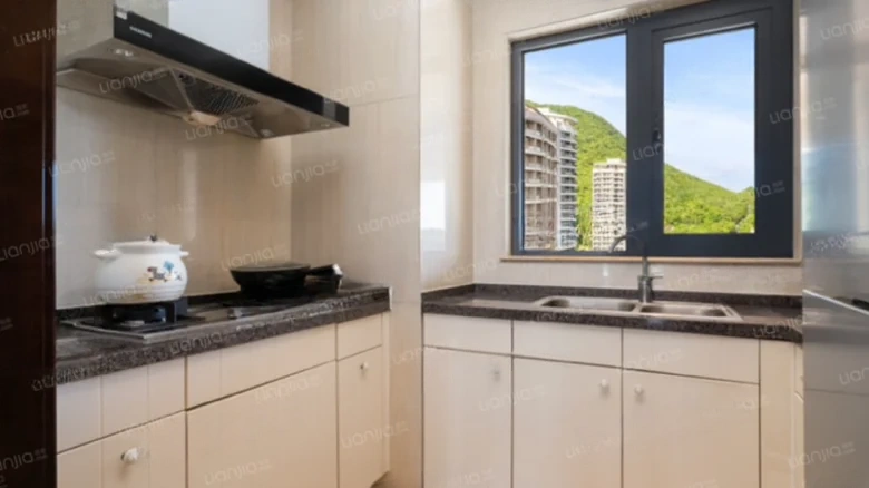 Half Mountain Half Island - View 4