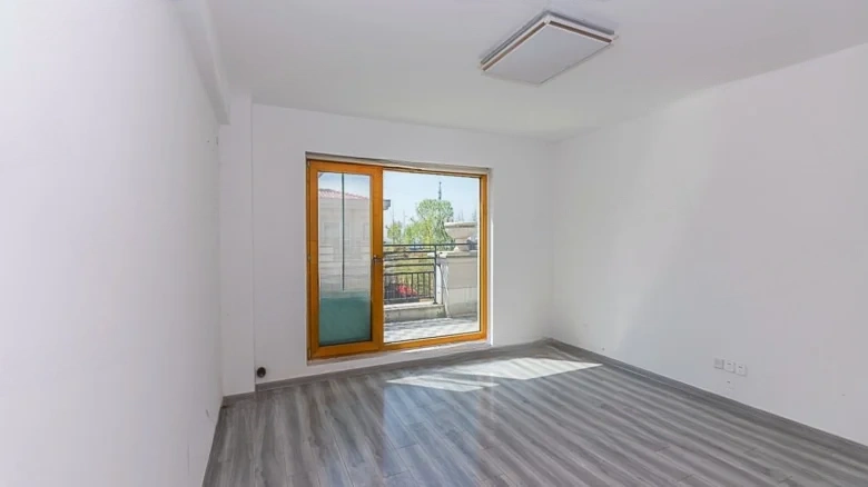 Aurora Manor Court - View 11