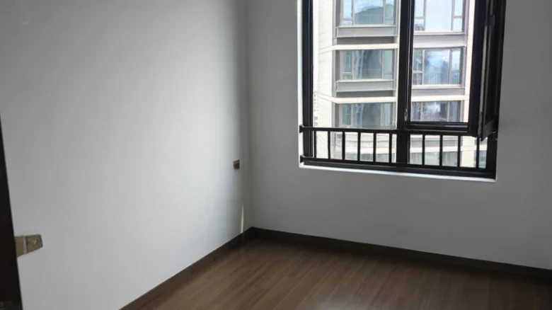 Poly Pearl Riverside - View 2