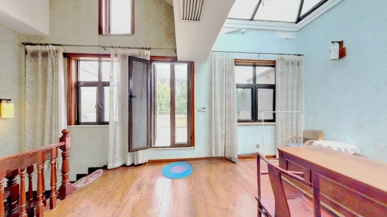 Zhonghai Shang Hu Shi Jia - View 5