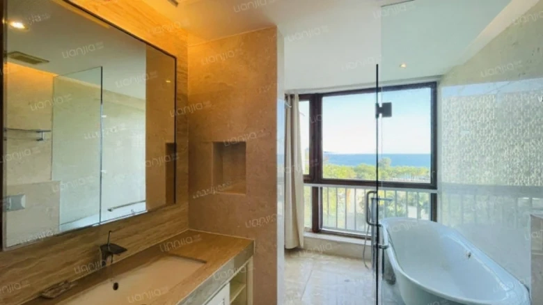 Half Mountain Peninsula · Central Sea View Boulevard - View 8