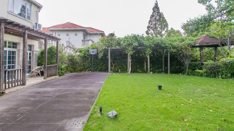 China Sea Jade Lake Shore - View 20