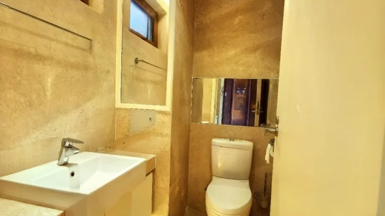 Peninsula Hillside · Central Seaview Avenue - View 5