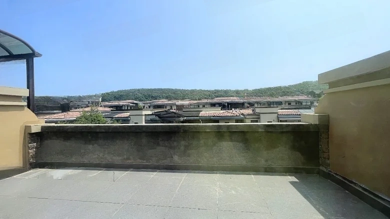 Hengji Country Garden Jinshitan碧桂園 Country Garden is a wellknown real estate brand in China, so it's kept in its commonly used English translation. Thus, the full translation would be - View 17