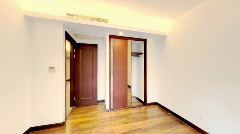 Glory of Heaven Below, Phase One - View 5