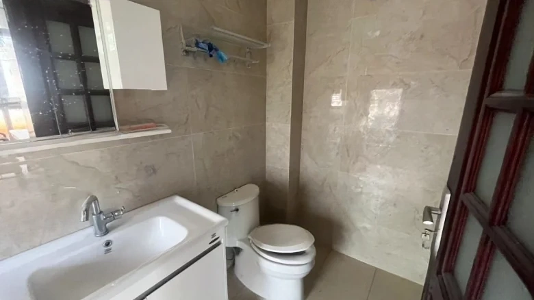 Rongyu Compound или более точно в контексте имен местности может быть - View 11