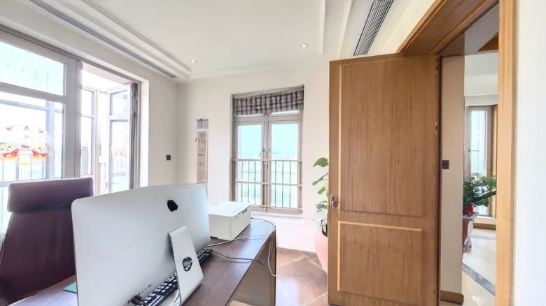 Vanke Lake Heart Island - View 4