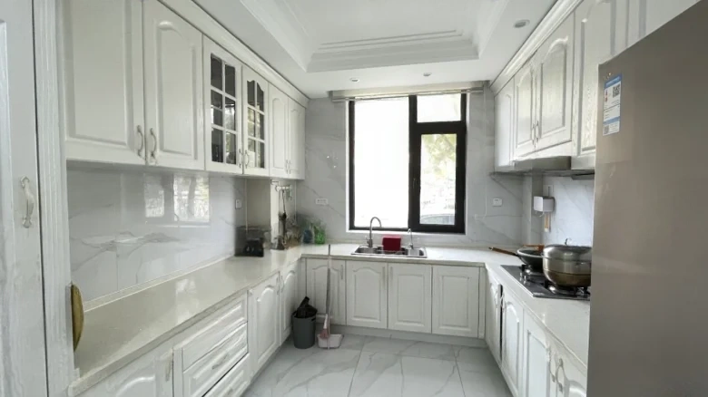 Champagne Town - View 15