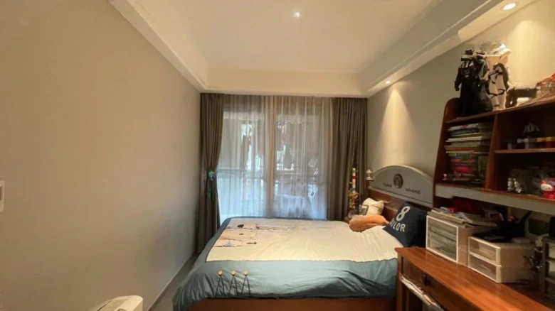 Wai Tan First Government Building - View 2