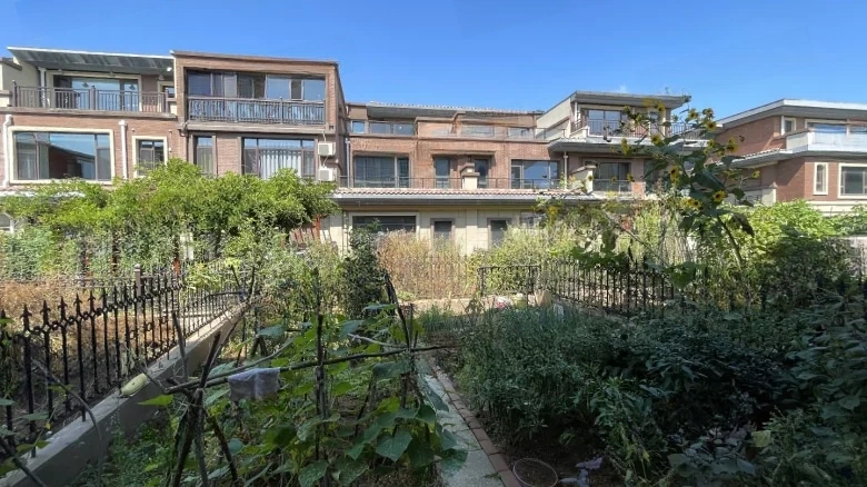 Hengji Country Garden Jinshitan碧桂園 Country Garden is a wellknown real estate brand in China, so it's kept as - View 21