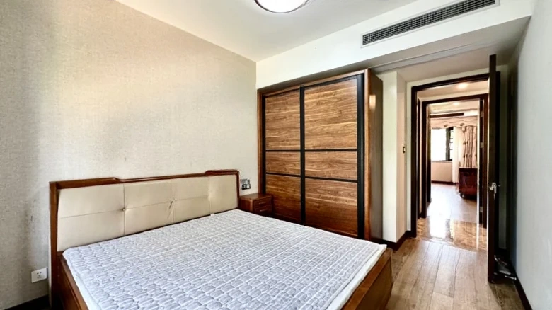 Sanya Yishan Lake - View 2