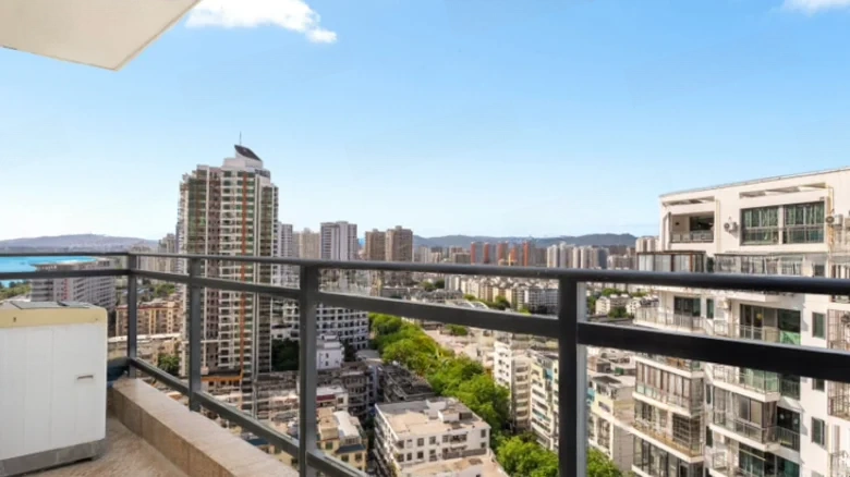 Sanya Golden Phoenix Seaview Apartment - View 13