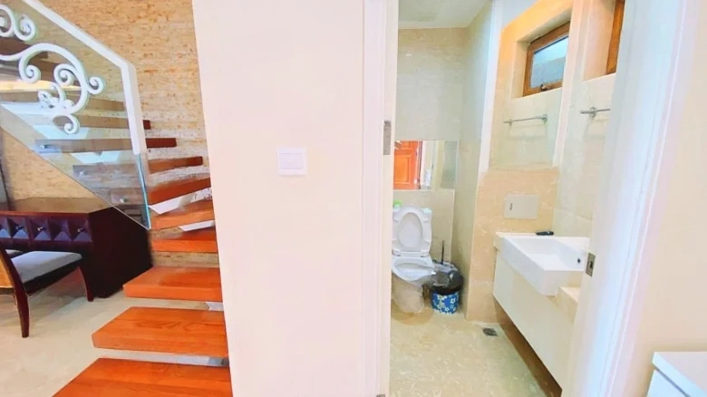 Halfhill Peninsula Central Sea View Boulevard - View 8