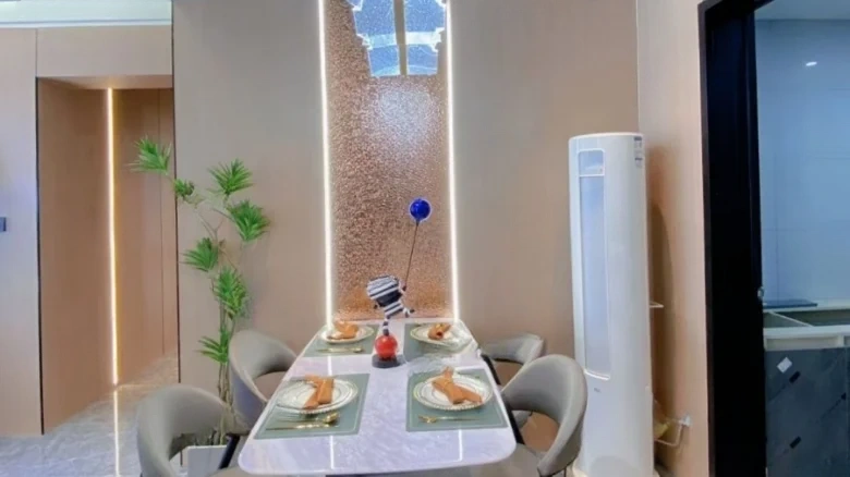 Crescent Mansion Huaronyuefu The translation provided is a direct phonetic translation as - View 6