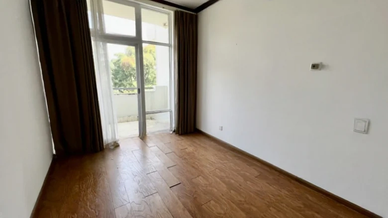 Dianchi Spring FiveCompound Courtyard - View 5