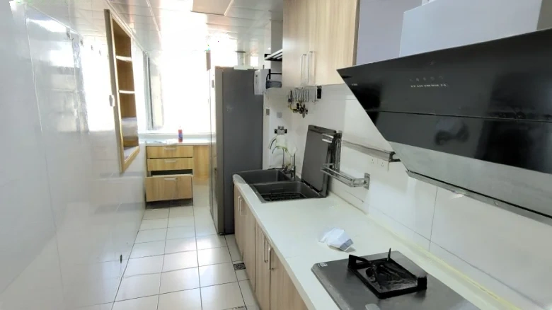 Fontaine Elegant Court - View 5