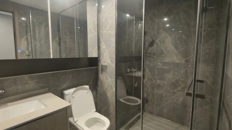 Luhong · Listening Blue Times - View 9