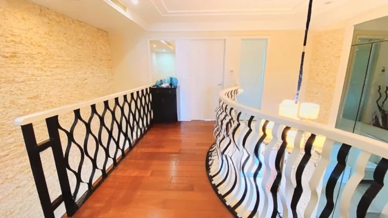 Halfhill Peninsula Central Sea View Boulevard - View 13