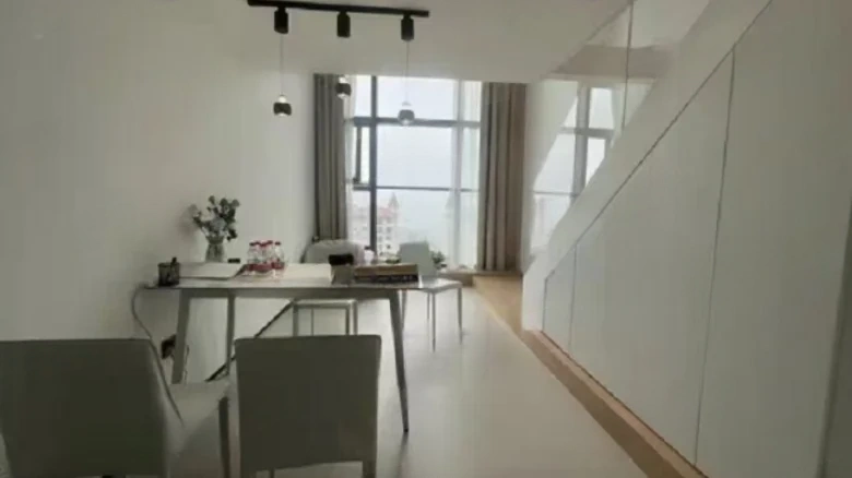 Cloud Seal · Joy Seal - View 2