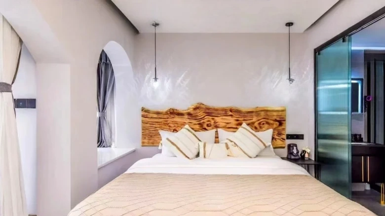 Rongshuo White Elephant Street - View 3