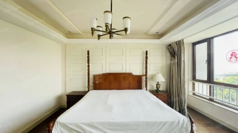 Central Seaview Avenue, Peninsula Hill - View 2