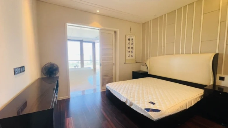 Half Mountain Half Island - View 4