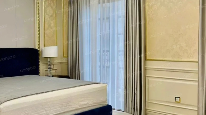 Madrid Villa - View 4