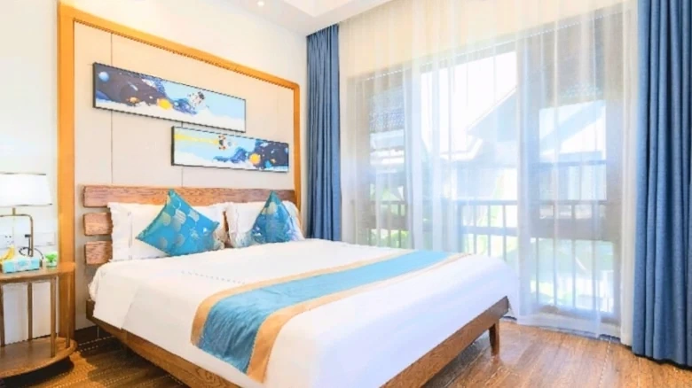 Ronaldbay Sanya Bay Harbor Area One - View 3