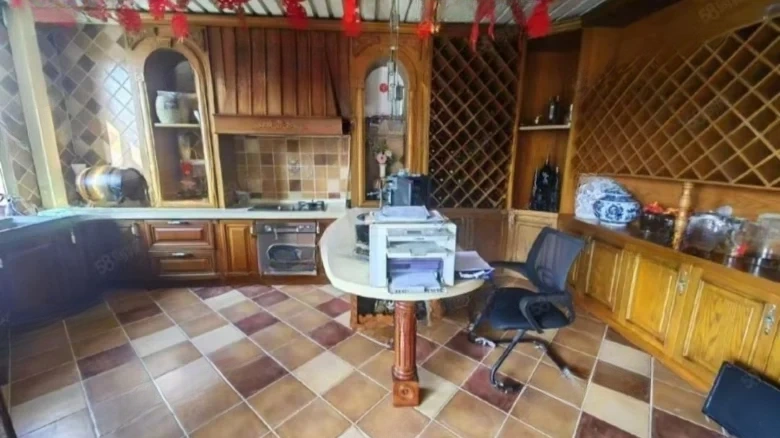 Nanhu One号 In some contexts, especially for locations or facilities, it's common to retain - View 14