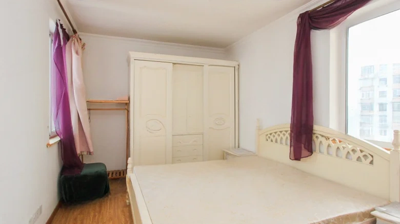 Linyi Tower - View 2