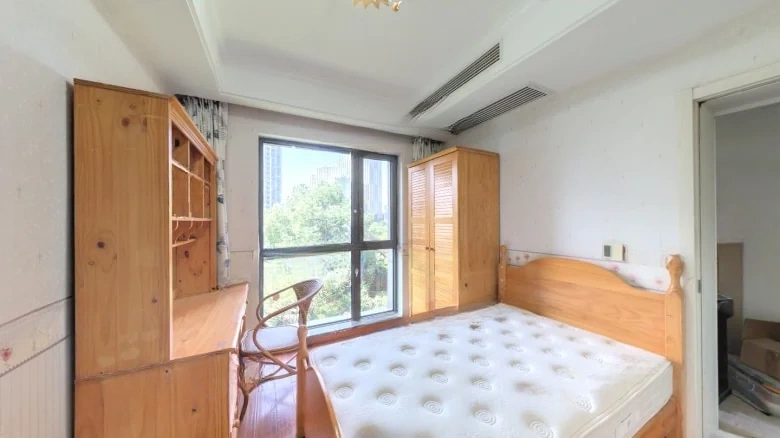 Golden Foundation Courtyard Mansion - View 4