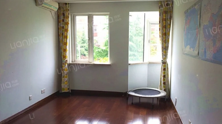 Scholarly Family Background - View 3